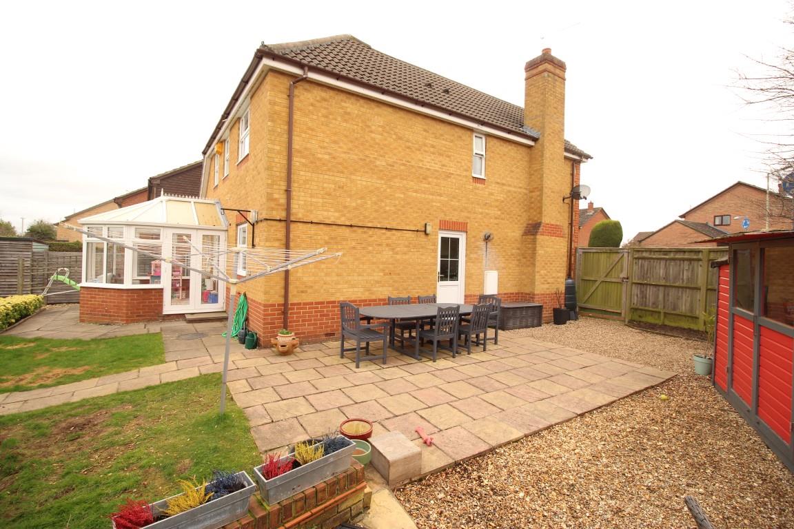 Trelawney Drive, Tilehurst, Berkshire